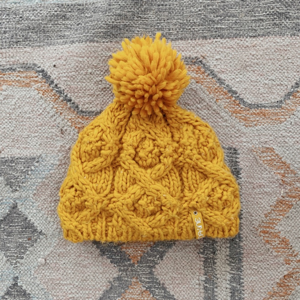 DAKINE Gold knit Pom Pom beanie